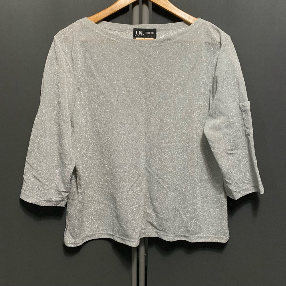B25-Women's I.N. Studio Silver Top Size XL